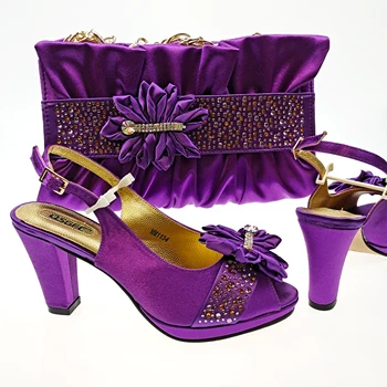  2023 Нигерия Фиолетовая инкрустированная стразами Рыбья пасть, плиссированная сумка на высоком каблуке, свадебные сандалии для вечеринок, Элегантный набор сумок для женской обуви