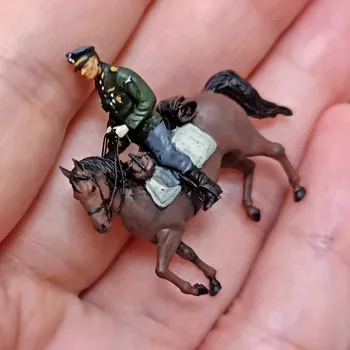  Миниатюрная модель 1/72 зимний офицер солдаты верхом на лошади